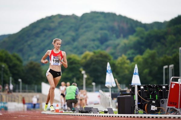 Verena Meisl (LG Olympia Dortmund) im 1500m Finale am 27.06.2021 waehrend den deutschen U23 Leichtathletik-Meisterschaften 2021 im Stadion Oberwerth in Koblenz