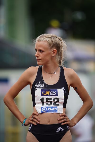 Majtie Kolberg (LG Kreis Ahrweiler) vor dem 800m Finale am 27.06.2021 waehrend den deutschen U23 Leichtathletik-Meisterschaften 2021 im Stadion Oberwerth in Koblenz