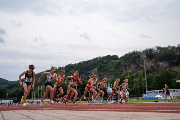 5000m Start mit Blanka Doerfel (SCC Berlin), Emma Heckel (LG TELIS FINANZ Regensburg), Lisa Oed (SSC Hanau-Rodenbach), Linn Lara Kleine (LG Olympia Dortmund), Svenja Clemens (LG Odenwald), Hanna Bruckmayer (TSV Muehldorf), Nele Weike (SV Brackwede), Denise Moser (SFD 75 Duesseldorf-Sued), Paulina Kaysser (SC DHfK Leipzig e.V.) und Svea Timm (Lueneburger SV) am 27.06.2021 waehrend den deutschen U23 Leichtathletik-Meisterschaften 2021 im Stadion Oberwerth in Koblenz