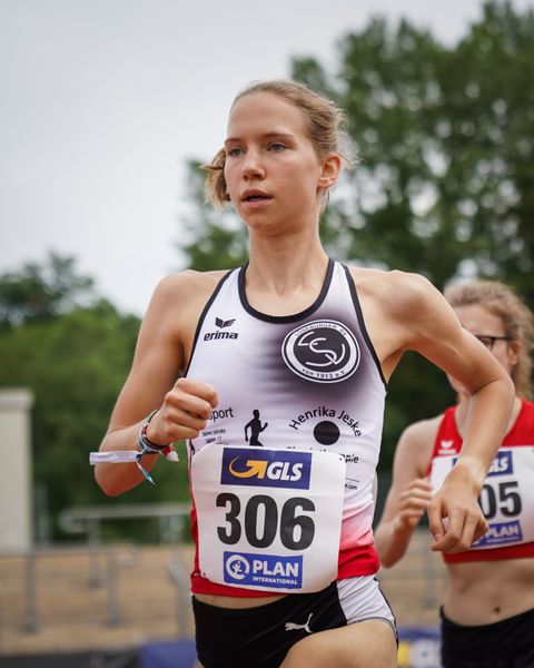 Svea Timm (Lueneburger SV) ueber 5000m am 27.06.2021 waehrend den deutschen U23 Leichtathletik-Meisterschaften 2021 im Stadion Oberwerth in Koblenz