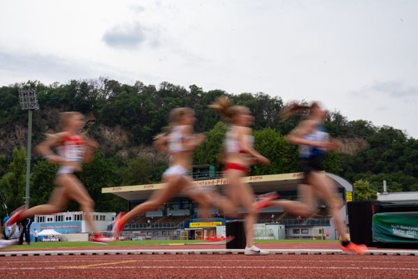 5000m Laeuferinnen am 27.06.2021 waehrend den deutschen U23 Leichtathletik-Meisterschaften 2021 im Stadion Oberwerth in Koblenz