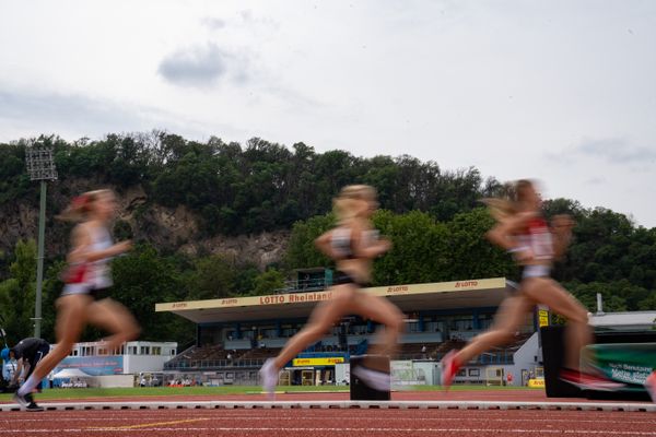 5000m Laeuferinnen am 27.06.2021 waehrend den deutschen U23 Leichtathletik-Meisterschaften 2021 im Stadion Oberwerth in Koblenz