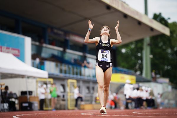 Blanka Doerfel (SCC Berlin) gewinnt die 5000m am 27.06.2021 waehrend den deutschen U23 Leichtathletik-Meisterschaften 2021 im Stadion Oberwerth in Koblenz