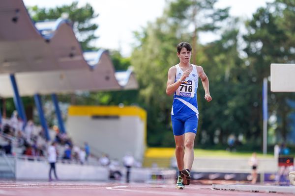 Geher Paul Fromm (LC Eilenburger Land e.V.) am 30.07.2021 waehrend den deutschen Leichtathletik-Jugendmeisterschaften 2021 in Rostock