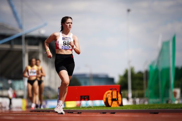 Geherin Lena Sonntag (SC Potsdam) am 30.07.2021 waehrend den deutschen Leichtathletik-Jugendmeisterschaften 2021 in Rostock