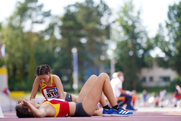 Lena Riedel (ASV Erfurt) im Ziel am 30.07.2021 waehrend den deutschen Leichtathletik-Jugendmeisterschaften 2021 in Rostock