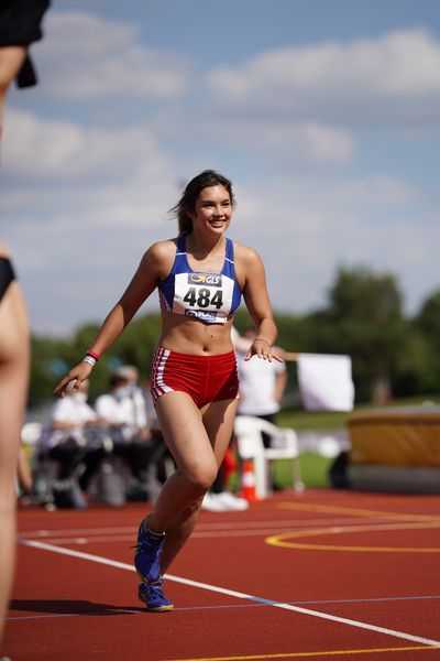 Jennifer Laura Soetebier (LG Nordheide) freut sich ueber 1,74m beim Hochsprung am 30.07.2021 waehrend den deutschen Leichtathletik-Jugendmeisterschaften 2021 in Rostock