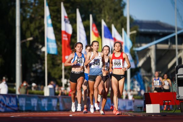 Emma Heckel (LG TELIS FINANZ Regensburg), Anneke Vortmeier (ASV Duisburg) und Johanna Pulte (SG Wenden) am 30.07.2021 waehrend den deutschen Leichtathletik-Jugendmeisterschaften 2021 in Rostock