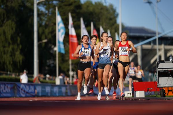 Emma Heckel (LG TELIS FINANZ Regensburg), Anneke Vortmeier (ASV Duisburg), Johanna Pulte (SG Wenden) am 30.07.2021 waehrend den deutschen Leichtathletik-Jugendmeisterschaften 2021 in Rostock