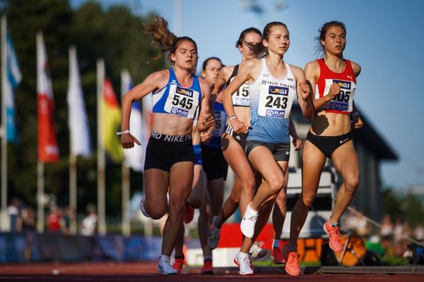 Emma Heckel (LG TELIS FINANZ Regensburg), Johanna Pulte (SG Wenden) am 30.07.2021 waehrend den deutschen Leichtathletik-Jugendmeisterschaften 2021 in Rostock