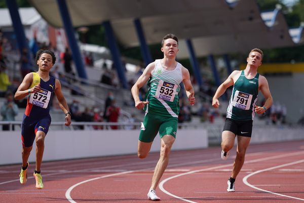 Maurice Grahl (LAZ PUMA Rhein-Sieg), Tobias Morawietz (VfL Wolfsburg), Till Blaettermann (SV Halle) am 31.07.2021 waehrend den deutschen Leichtathletik-Jugendmeisterschaften 2021 in Rostock (Tag 2)