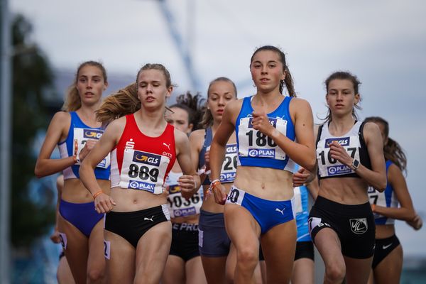 Ida Lefering (LG Olympia Dortmund), Julia Rath (LAC Quelle Fuerth), Bianca Boehnke (VfL Waiblingen) am 31.07.2021 waehrend den deutschen Leichtathletik-Jugendmeisterschaften 2021 in Rostock (Tag 2)