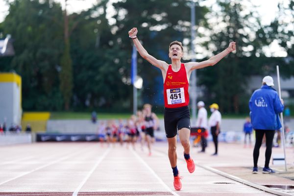 Deutscher Jugendmeister ueber 1500m Tim Kalies (Braunschweiger Laufclub) am 31.07.2021 waehrend den deutschen Leichtathletik-Jugendmeisterschaften 2021 in Rostock (Tag 2)