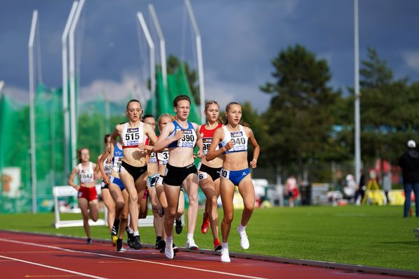 Fabiane Meyer (TV Westfalia Epe) vor Lisa Hausdorf (AG Hamburg West) und Nele Heymann (TuS Haren) am 31.07.2021 waehrend den deutschen Leichtathletik-Jugendmeisterschaften 2021 in Rostock (Tag 2)