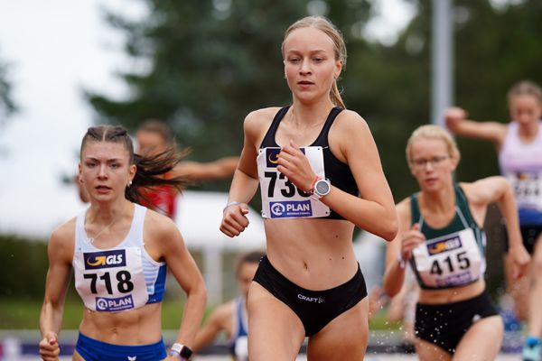 Annabell Gossel (SC DHfK Leipzig e.V.) ueber 2000m Hindernis am 01.08.2021 waehrend den deutschen Leichtathletik-Jugendmeisterschaften 2021 in Rostock (Tag 3)