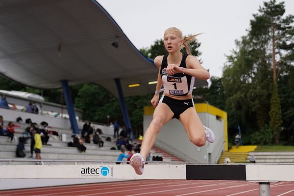 Jolanda Kallabis (FT 1844 Freiburg) am 01.08.2021 waehrend den deutschen Leichtathletik-Jugendmeisterschaften 2021 in Rostock (Tag 3)