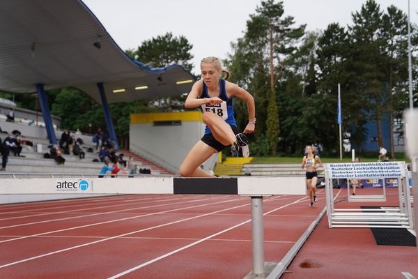 Ronja Funck (TV Jahn Walsrode) am 01.08.2021 waehrend den deutschen Leichtathletik-Jugendmeisterschaften 2021 in Rostock (Tag 3)