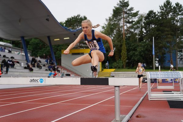 Ronja Funck (TV Jahn Walsrode) am 01.08.2021 waehrend den deutschen Leichtathletik-Jugendmeisterschaften 2021 in Rostock (Tag 3)