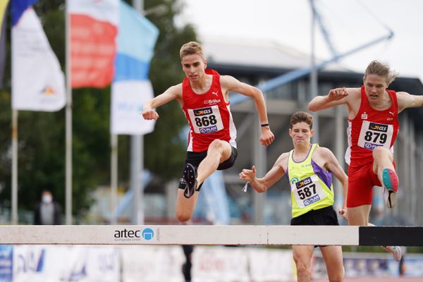 Silas Zahlten (LG Brillux Muenster), Tom Clemens (SC Myhl LA), Noah Boeck (LG Olympia Dortmund) am 01.08.2021 waehrend den deutschen Leichtathletik-Jugendmeisterschaften 2021 in Rostock (Tag 3)