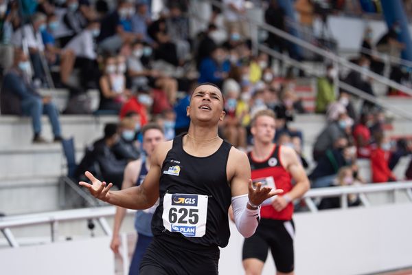 Gregory Minoue (TV Angermund) am 01.08.2021 waehrend den deutschen Leichtathletik-Jugendmeisterschaften 2021 in Rostock (Tag 3)