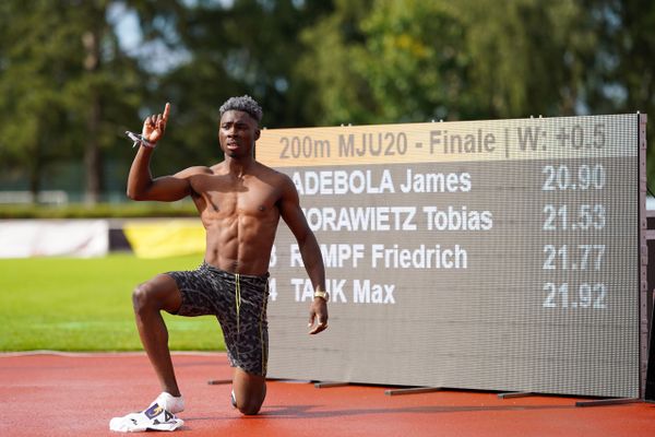 James Adebola (SCC Berlin) am 01.08.2021 waehrend den deutschen Leichtathletik-Jugendmeisterschaften 2021 in Rostock (Tag 3)