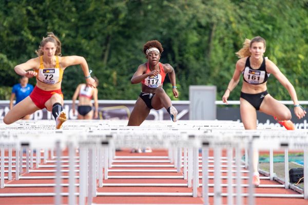 Fortuna Ornella Nkengue (MTV Wittmund) ueber 100m Huerden am 21.08.2021 bei den Deutschen Meisterschaften Mehrkampf im Auestadion in Wesel (Tag 2)