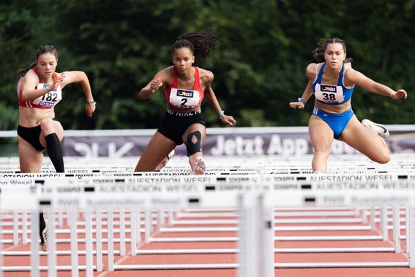 Hannah Wittmann (LG Landkreis Roth), Jeanne Alipoé (VfL Eintracht Hannover), Vivien Ernst (SC Neubrandenburg) ueber 100m Huerden am 21.08.2021 bei den Deutschen Meisterschaften Mehrkampf im Auestadion in Wesel (Tag 2)
