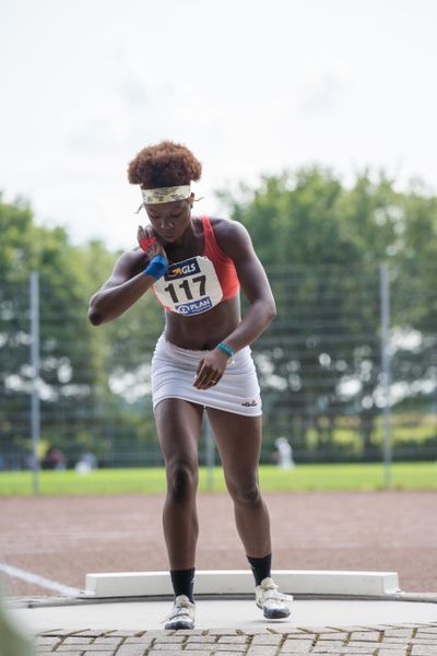 Fortuna Ornella Nkengue (MTV Wittmund) beim Kugelstossen am 21.08.2021 bei den Deutschen Meisterschaften Mehrkampf im Auestadion in Wesel (Tag 2)