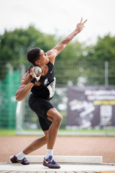 Malik Diakité (Hannover 96) beim Kugelstossen am 21.08.2021 bei den Deutschen Meisterschaften Mehrkampf im Auestadion in Wesel (Tag 2)