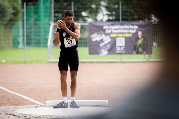 Malik Diakité (Hannover 96) beim Kugelstossen am 21.08.2021 bei den Deutschen Meisterschaften Mehrkampf im Auestadion in Wesel (Tag 2)