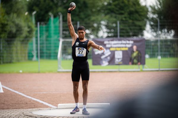 Malik Diakité (Hannover 96) beim Kugelstossen am 21.08.2021 bei den Deutschen Meisterschaften Mehrkampf im Auestadion in Wesel (Tag 2)