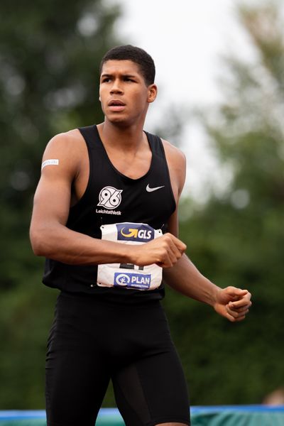 Malik Diakité (Hannover 96) beim Hochsprung am 21.08.2021 bei den Deutschen Meisterschaften Mehrkampf im Auestadion in Wesel (Tag 2)