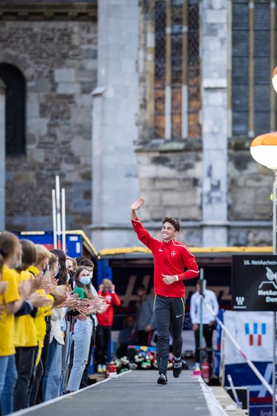 Luke Zenker (TSV Bayer 04 Leverkusen) am 22.09.2021 beim NetAachen-Domspringen 2021 auf dem Katschhof in Aachen