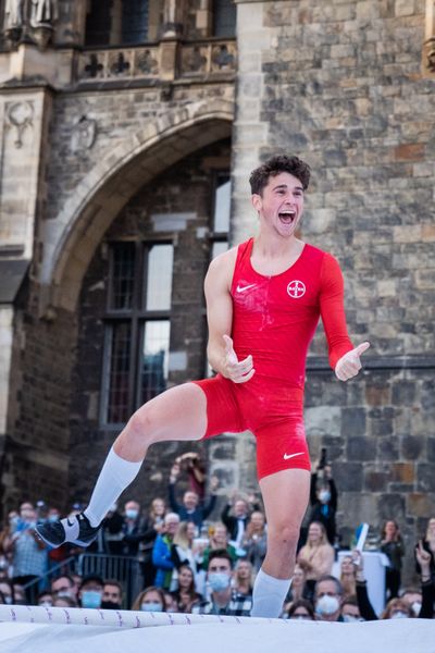 Luke Zenker (TSV Bayer 04 Leverkusen) am 22.09.2021 beim NetAachen-Domspringen 2021 auf dem Katschhof in Aachen