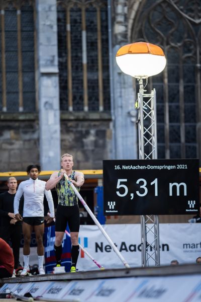 Menno Vloon (NED) am 22.09.2021 beim NetAachen-Domspringen 2021 auf dem Katschhof in Aachen