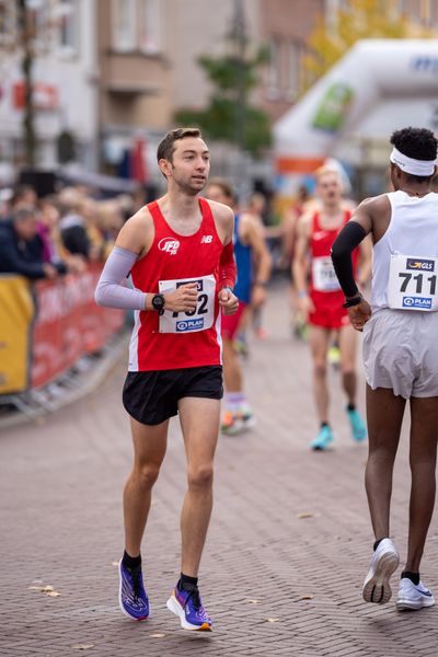 Maximilian Thorwirth (SFD 75 Duesseldorf-Süd) am 31.10.2021 waehrend der DM 10km Strasse in Uelzen