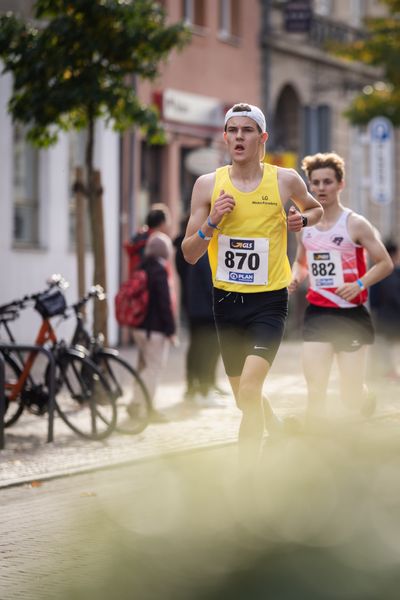 Tom Schroeder (LG Wedel-Pinneberg) am 31.10.2021 waehrend der DM 10km Strasse in Uelzen