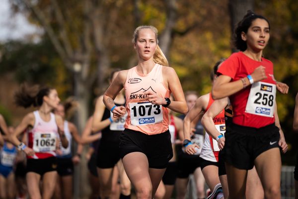 Sonja Vernikov (LAZ PUMA Rhein-Sieg) am 31.10.2021 waehrend der DM 10km Strasse in Uelzen