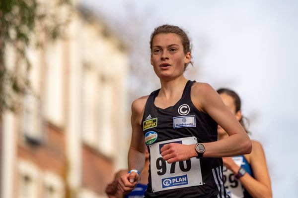 Alina Reh (SCC Berlin) am 31.10.2021 waehrend der DM 10km Strasse in Uelzen