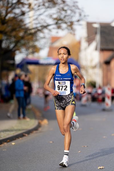 Miriam Dattke (LG TELIS FINANZ Regensburg) am 31.10.2021 waehrend der DM 10km Strasse in Uelzen