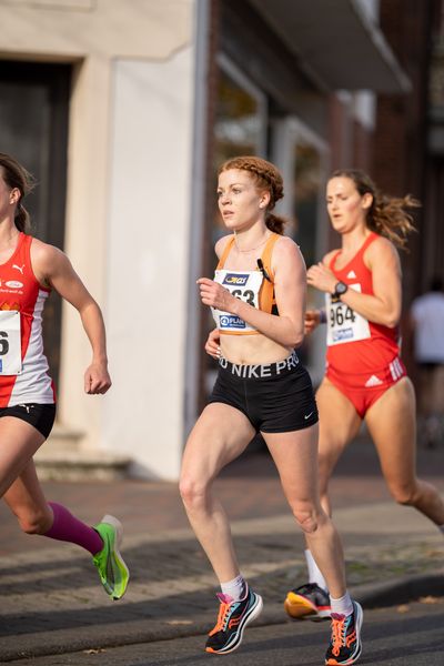 Eva Dieterich (Laufteam Kassel) am 31.10.2021 waehrend der DM 10km Strasse in Uelzen