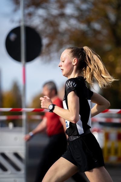 Nele Heymann (TuS Haren) am 31.10.2021 waehrend der DM 10km Strasse in Uelzen