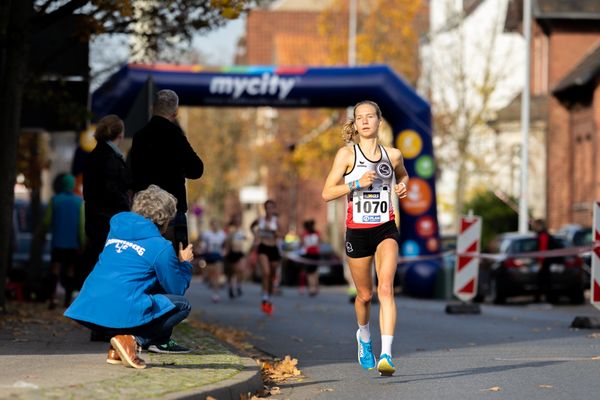 Svea Timm (Lueneburger SV) am 31.10.2021 waehrend der DM 10km Strasse in Uelzen