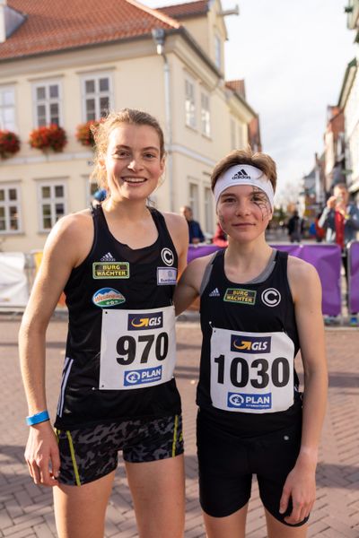 Alina Reh (SCC Berlin) und Blanka Doerfel (SCC Berlin) am 31.10.2021 waehrend der DM 10km Strasse in Uelzen