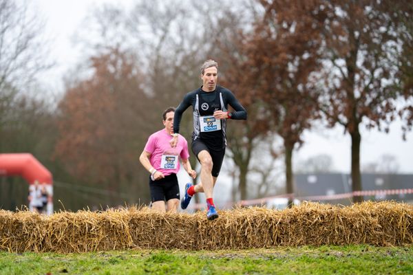 Hubert Leineweber (OSC Berlin) am 18.12.2021 waehrend der deutschen Cross Meisterschaft 2021 in Sonsbeck