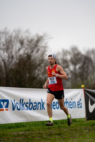 Dominik Schrader (Braunschweiger Laufclub) am 18.12.2021 waehrend der deutschen Cross Meisterschaft 2021 in Sonsbeck