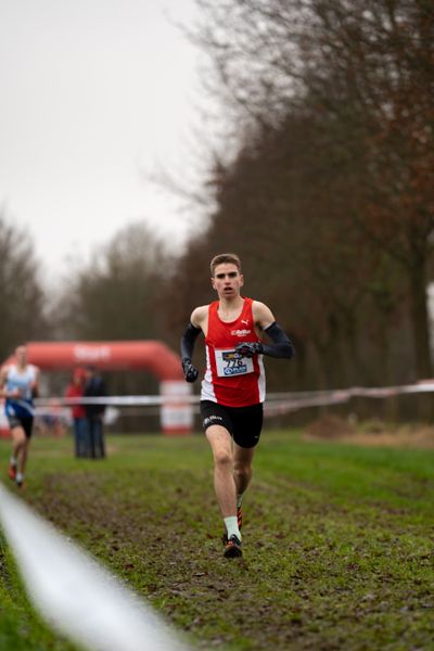 Silas Zahlten (LG Brillux Muenster) am 18.12.2021 waehrend der deutschen Cross Meisterschaft 2021 in Sonsbeck