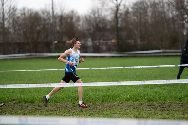 Jonas Kulgemeyer (OTB Osnabrueck) am 18.12.2021 waehrend der deutschen Cross Meisterschaft 2021 in Sonsbeck