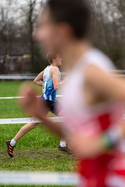 Jonas Kulgemeyer (OTB Osnabrueck) am 18.12.2021 waehrend der deutschen Cross Meisterschaft 2021 in Sonsbeck