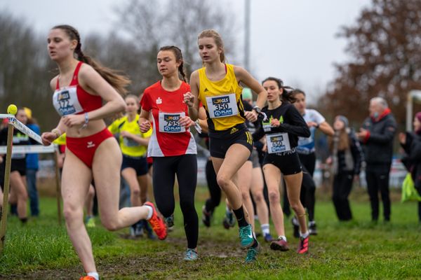 Sonja Richter (VfL Loeningen) am 18.12.2021 waehrend der deutschen Cross Meisterschaft 2021 in Sonsbeck